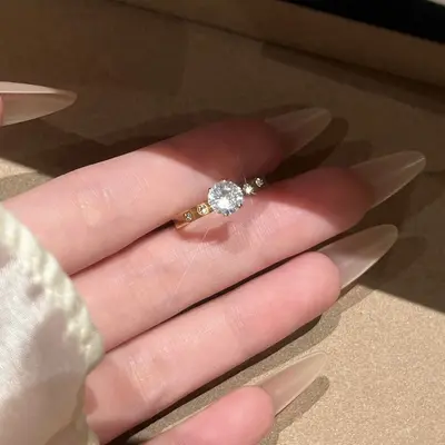 Titanium Steel Ring for Women, 1 Carat Stone Setting, Tarnish-Free, Elegant Design