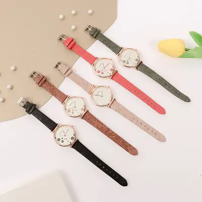 Popüler klasik retro kemer saat kadın moda trendi niş saat Kore tarzı öğrenci kuvars saat toptan