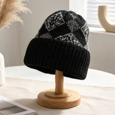 Korean-Style Diamond Jacquard Winter Knit Hat with Ear Protection