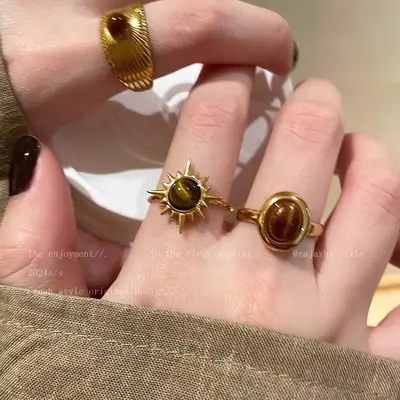 Women's lightweight flower ring