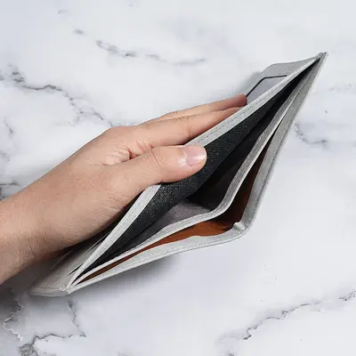 Ultradünne kurze Herrenbörse mit Kartenfächern, weiches Leder - 3