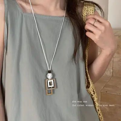 Çin Tarzı Vintage Para Stili! Kahverengi Ahşap Kolye Kadın Üstün Kalite Niş Kolye Zinciri Yaz Uzun Model