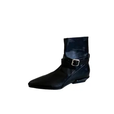 Damen-Kurzstiefel mit spitzer Kappe und niedrigem Blockabsatz