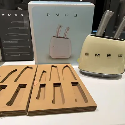 SMEG 7-teilige Messergarnitur aus Edelstahl 304 mit Messerblock