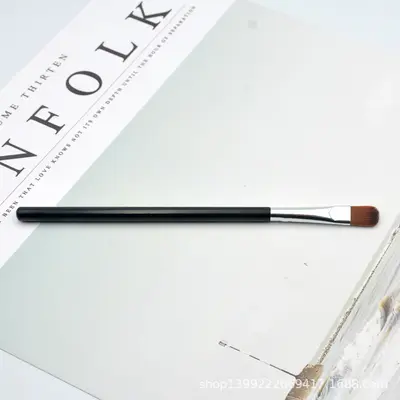 Single Makeup Brush, Portable Eyeshadow and Lip Brush for Beginners