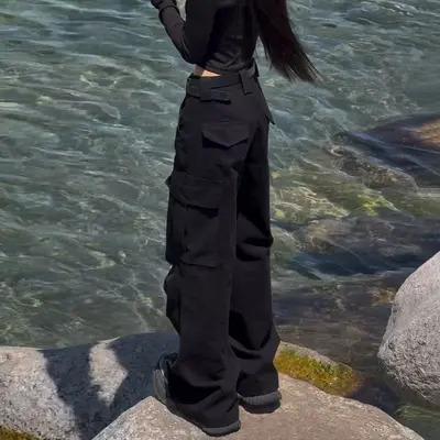 Damen-Cargohose, schwarz, hohe Taille, weites Bein, große Taschen