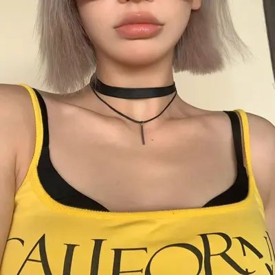 Ожерелье из титановой стали в стиле Hot Girl, сладком и крутом, не выцветающее, двухслойное, чокер из черной кожи, женское универсальное простое ожерелье с подвеской