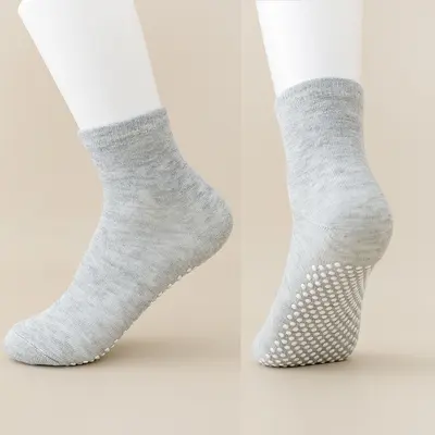 Erkek Çocuk Kaymaz Noktalı Spor Çorabı, Beyaz, Bebek ve Çocuk