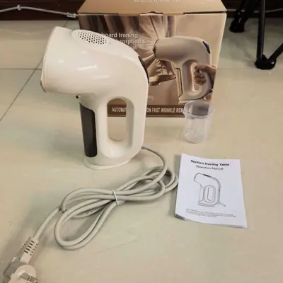 Handsteamer mit Saugfunktion für Kleidung