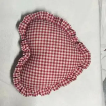 Plaid heart pillow