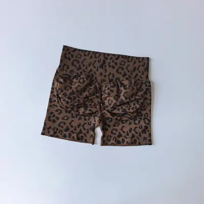 Yüksek Belli Leopar Desenli Dikişsiz Kadın Yoga Şortu, 3/4 Boy - 8