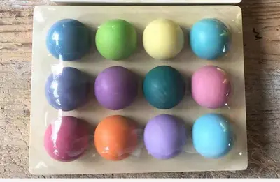 Holz-Regenbogen-Steckkugeln mit 12-Farben-Sortierbrett - 8