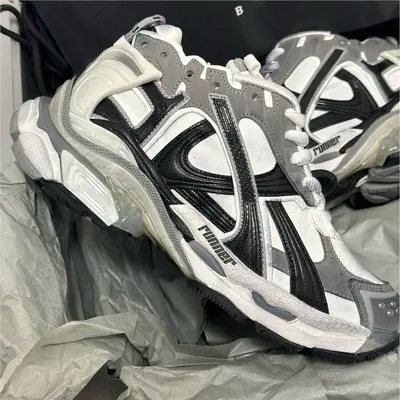 Paris 7th Generation RUNNER Jogging Shoes, Distressed Style Sneakers - 5