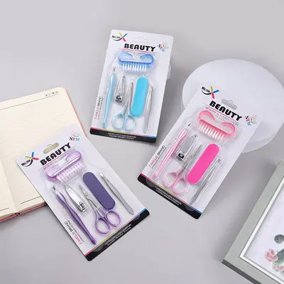 Pedikür bıçağı paslanmaz çelik tırnak makası seti ölü deriyi gidermek için ev aletleri tırnak makası manikür seti üç renkli emme kartı 94