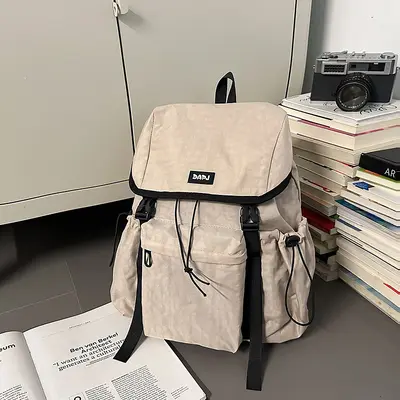 Großer Unisex-Rucksack für Schule und Alltag - 9