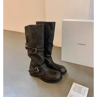 Neue Damen-Winterstiefel aus echtem Leder in Rindsleder-Optik, Ritterstiefel mit weitem, breitem Schaft, runder Schaftkante, klobigem Absatz und dicker Sohle, mittelhohe Schaftlänge