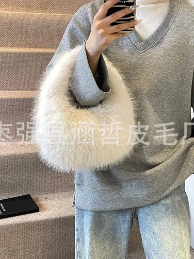 Autumn and winter new plush imitation fox fur bag Korean style versatile portable plush dough pastry bag