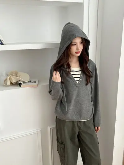 Damen-Strickpullover mit Kapuze, falscher Zweiteiler, gestreift, V-Ausschnitt