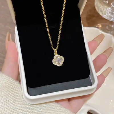 Four-leaf zircon necklace, lightweight luxury, chain pendant