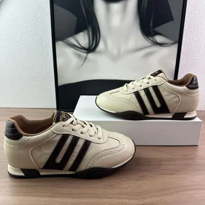 Damen-Sneaker im Retro-Brogue-Stil aus Echtleder mit Innenabsatz, Herbst 2026 - 3