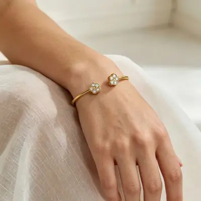 Titan-Stahl Kleeblatt Armband 18K vergoldet mit Perlmutt - 4