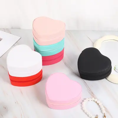 Macaron Renkli Kalp Şeklinde Mücevher Kutusu Taşınabilir Takı Saklama Kutusu Şık Görünümlü Pembe Kalp Küpe Kolye Saklama Kutusu