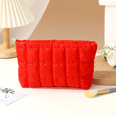 Fashion quilted cosmetic bag 2025 autumn and winter new style simple niche textured bag women's Korean style daily handbag - 12