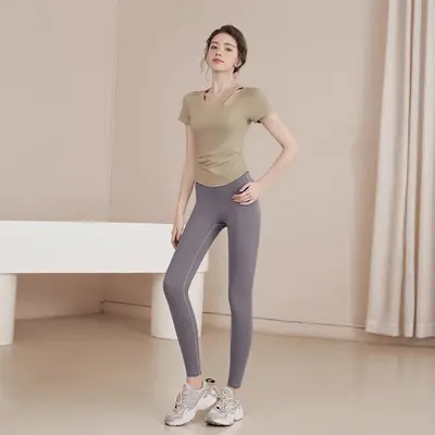 Kadın Kısa Kollu Yoga Üstü, Vücut Hatlarını Belli Eden Koşu ve Pilates Spor Kıyafeti - 12