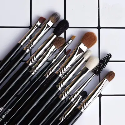 Contour foundation, eyeshadow, blending and shaping makeup brush set