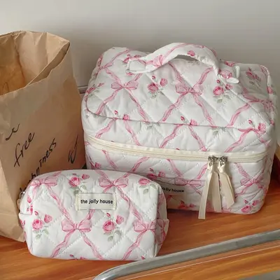 Große Kosmetiktasche mit Blumenmuster, gesteppte Make-up-Tasche