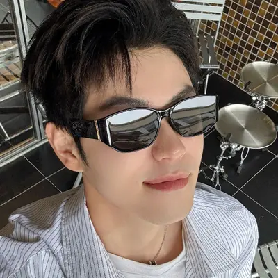 Retro Cat-Eye Men's Sunglasses with Black Frame and UV Protection - 1