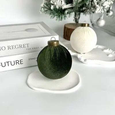 Dunkle Samt-Weihnachtskugeln, beflockt - 12
