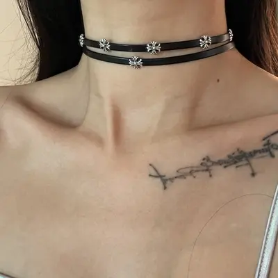 Punk tarzı siyah deri haçlı choker kolye