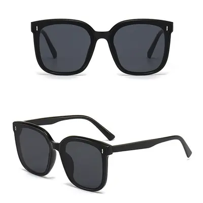 Retro Large-Frame Unisex Sunglasses with Rhinestones and UV Protection - 6