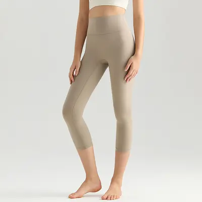 Seamless 7/8 Yoga Leggings with High Waist and Butt-Lift - 10