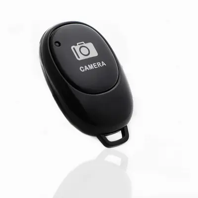 New P1 Wireless Bluetooth Selfie Device, Remote Control Shutter for Mobile Phones with Android/iOS Systems.