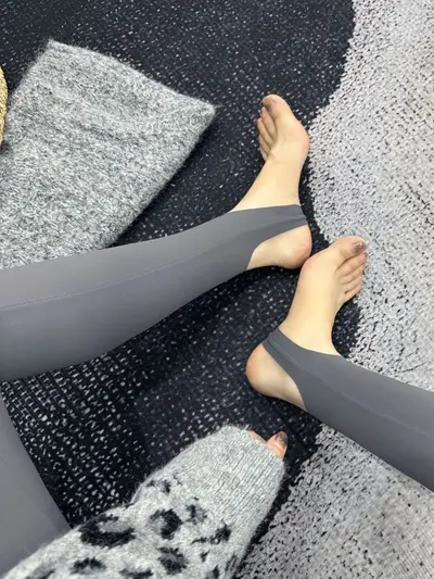669秋冬薄款瑜伽打底裤加长踩脚裤子高级显瘦咖色美腿鲨鱼裤