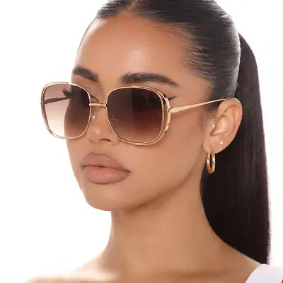 Large Frame UV-Protection Sunglasses with Hollow Frame