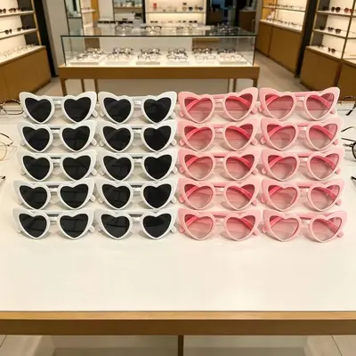 Herzförmige verspiegelte Sonnenbrille für Partys und Bühnenauftritte
