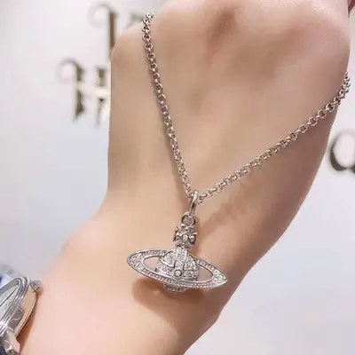 Vivienne klassische Satürn-Halskette Damen leichte Luxus-Schlüsselbeinkette - 4