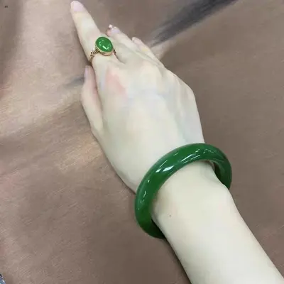 Toptan Xinjiang Antika Stil Taklit Hetian Jade Yeşil Bileklik Kadın Genç Model Ispanak Yeşili Bileklik Aksesuar Hediye