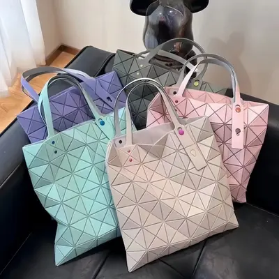Damen-Tote-Bag matt, Rautensteppung, sechs Fächer - 2