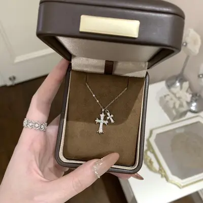 s925 ayar gümüş elmas çift çapraz kolye kadın moda erişilebilir lüks niş üst düzey klavikula zinciri tam elmas kolye takı