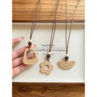 Chinese-style brown pendant necklace with lock design - 5