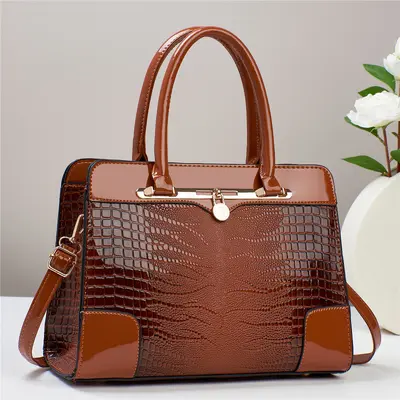 Crocodile Pattern Women's Crossbody Bag, Casual Mom Bag