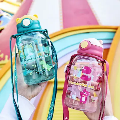 Douyin grenzüberschreitender Kinderbecher Amazon Cartoon-Bär Trinkflasche mit Griff Grundschüler Trinktasse mit Mundöffnung Kunststoff-Geschenkbecher