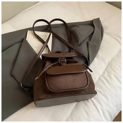 Retro Large Capacity Women's Backpack for Travel and Commuting - 12