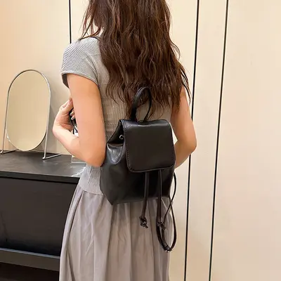Large Capacity Women's Backpack, Minimalist Casual Style - 4