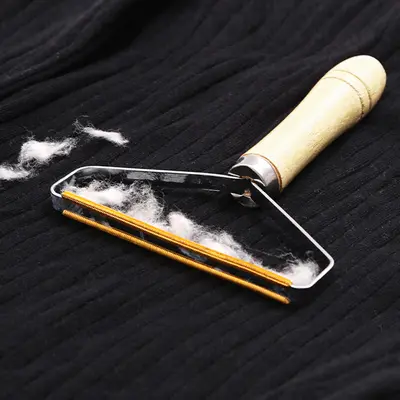 Ahşap saplı tıraş makinesi, giysi saç çıkarıcı, ceket manuel tıraş makinesi, giysilere zarar vermez, paslanmaz çelik çift taraflı epilasyon artefaktı