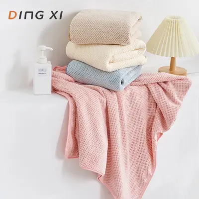 Polyester Coral Fleece Pineapple Pattern Bath Towel 3-Piece Set